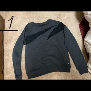 Fabletic’s sweater